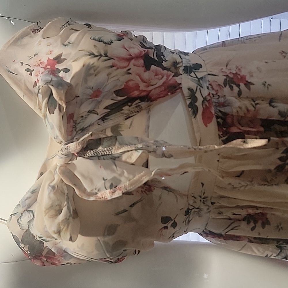 Beautiful pink / white flower dress - Picture 2 of 6